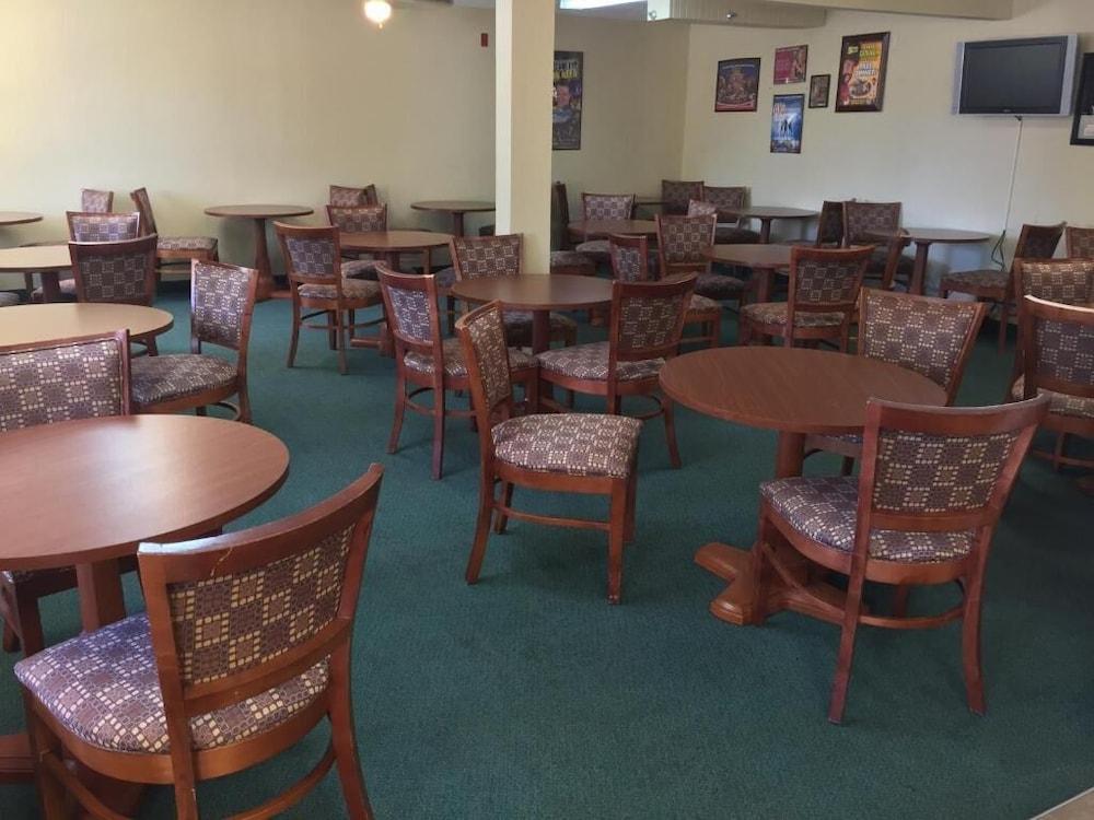 Docker'S Inn Branson Extérieur photo